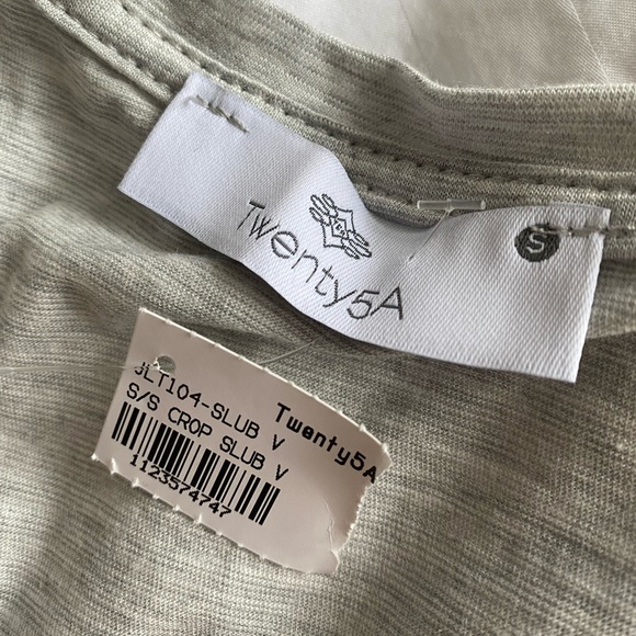 NWT - Twenty5A Women’s Cropped V-neck Top Size S - Picture 4 of 12